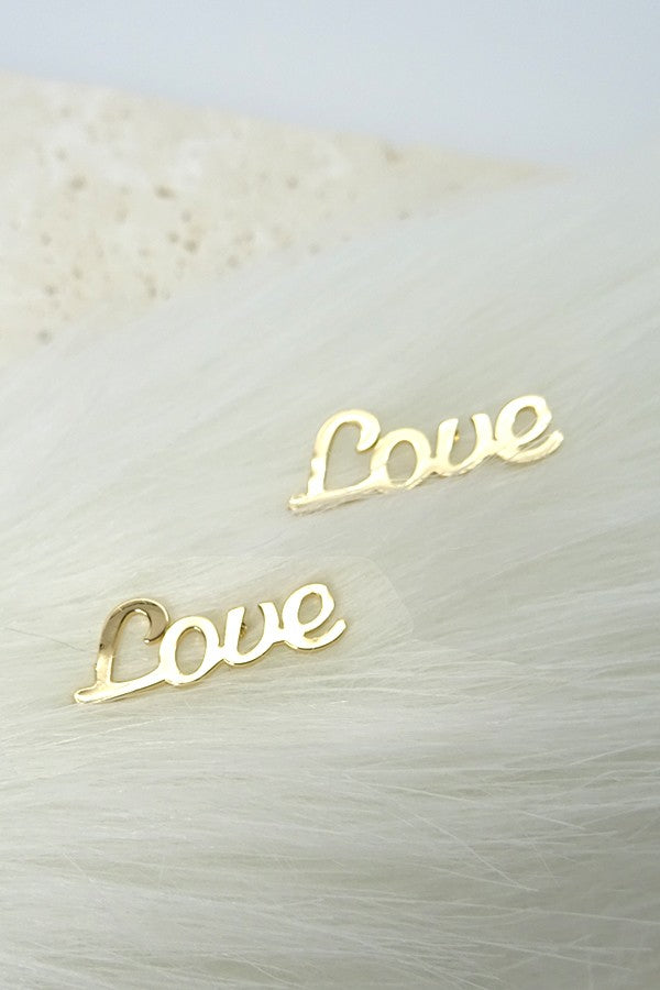 LOVE stud earring | 31E11003