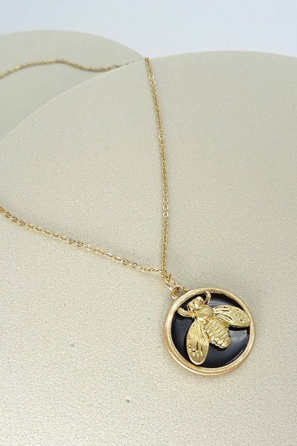 BEE COIN PENDANT NECKLACE | 47N19363
