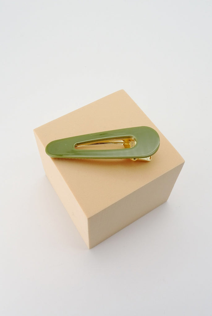 TEARDROP ACRYLIC HAIR CLIPS 40H003