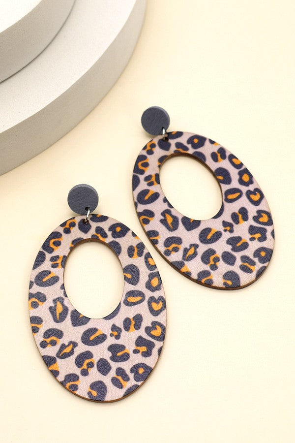 WOOD LEOPARD OPEN OVAL EARRINGS | 40E181