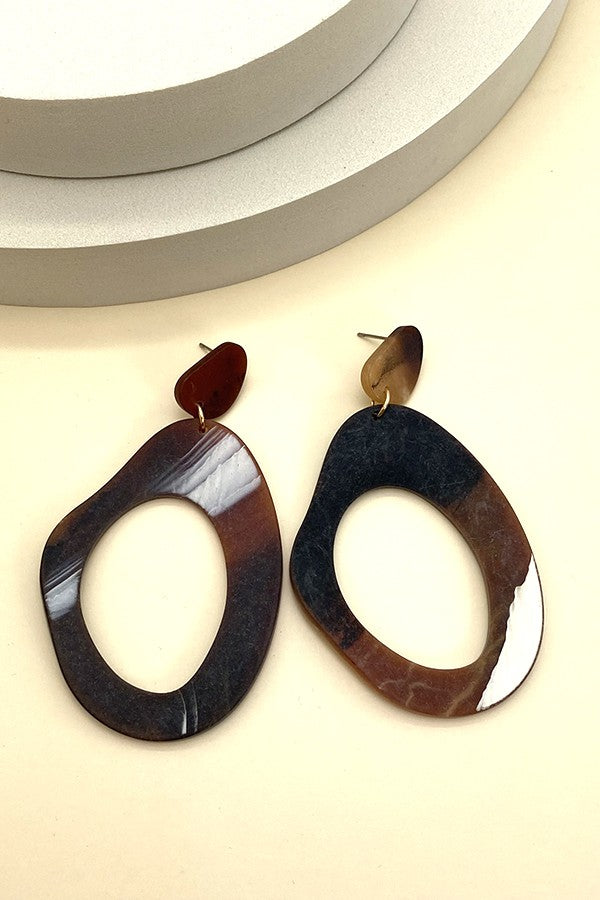 TWO TONE IRREGULAR SHAPE DROP EARRING | 40E187