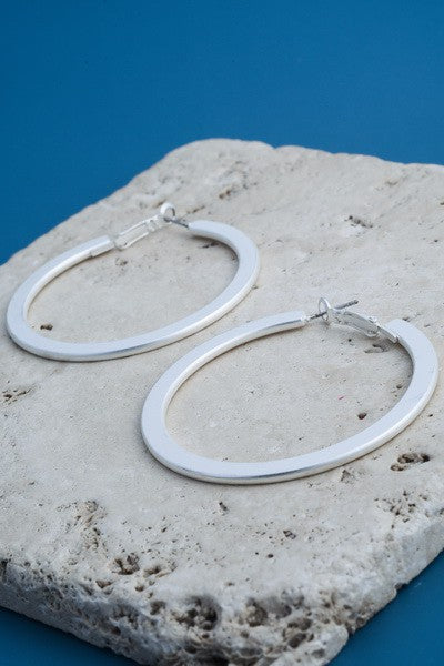 Matte hoop earring | 47E13516
