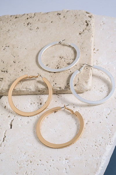 Matte hoop earring | 47E13516