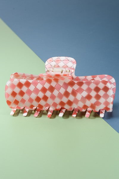 OVERSIZED CHECKERED ACRYLIC HAIR CLAW CLIP | 40H448