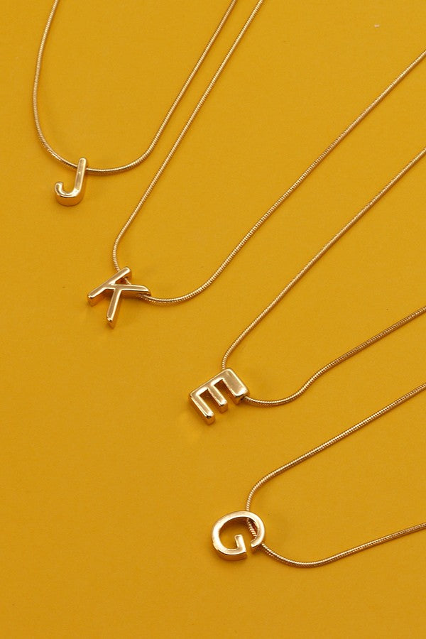 DELICATE SNAKE CHAIN INITIAL PENDANT NECKLACE | 31N22022