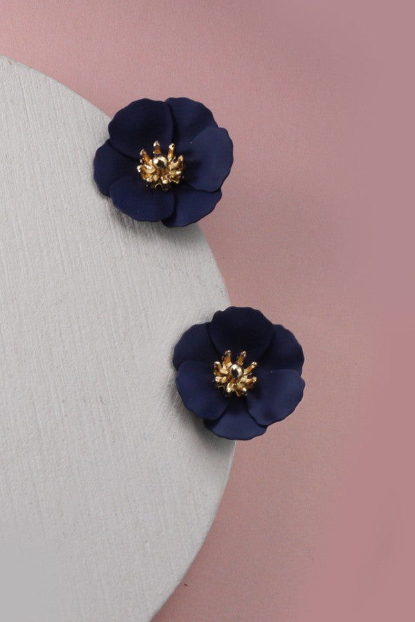 MATTE SOFT FLOWER STUD EARRING | 51E2070924