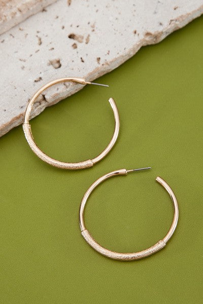 CLASSIC HAMMER HOOP EARRINGS | 31E22770
