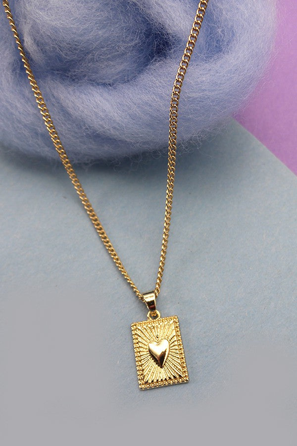 HEART ON CARD CHARM  PENDANT NECKLACE | 31N22321