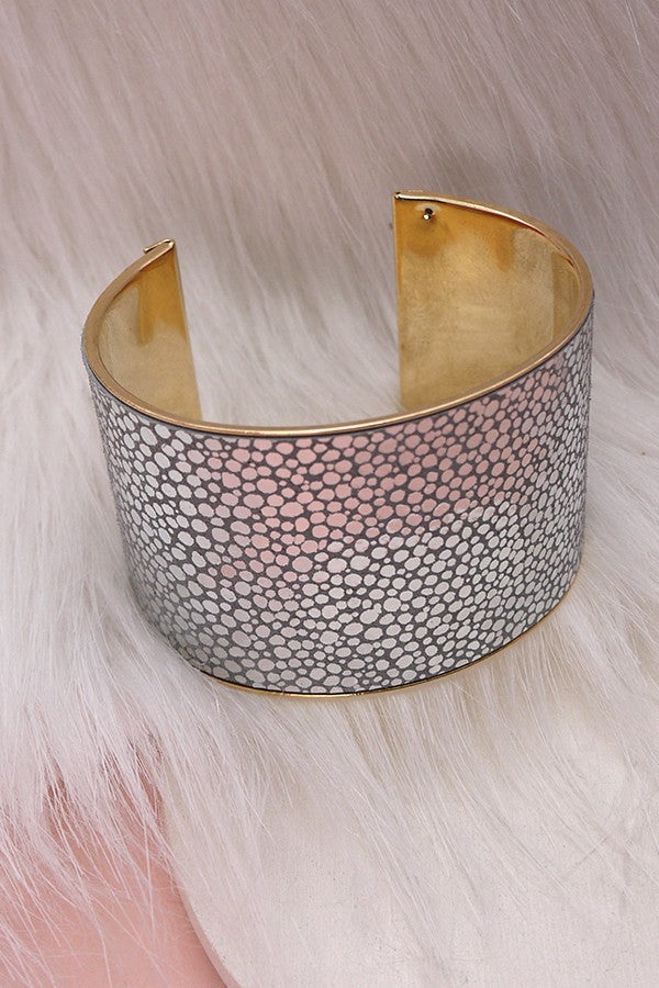 UPSCALE FAUX LEATHER CUFF BRACELET  |  10B2110901