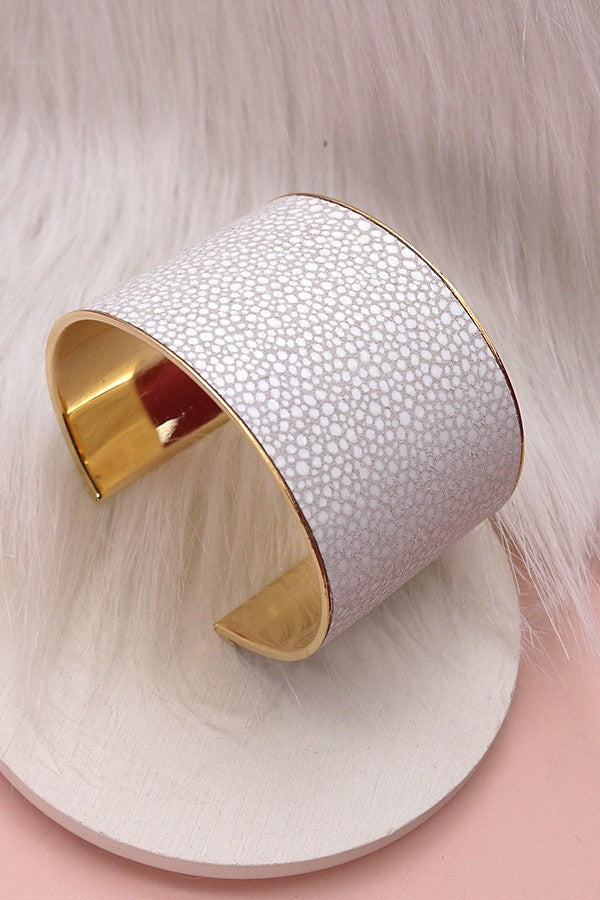 UPSCALE FAUX LEATHER CUFF BRACELET  |  10B2110901