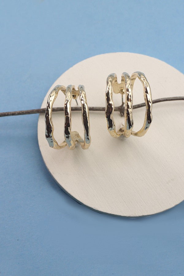 HAMMERED TRIPLE HOOP EARRINGS | 31E23263