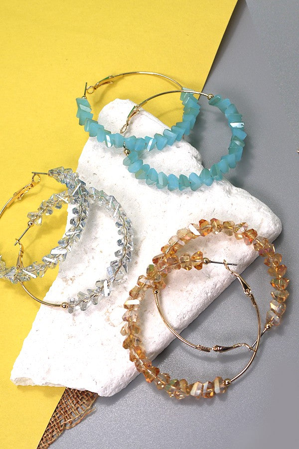 TRIANGULAR GLASS BEAD HOOP EARRINGS | 10E3010905