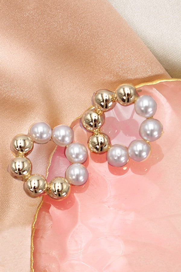 GOLD AND PEARL CIRCLE STUD EARRINGS | 80E1683