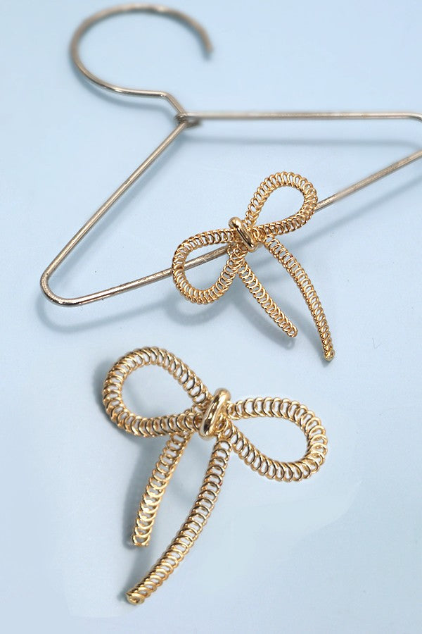 DELICATE WIRE BOW RIBBON EARRINGS | 80E3717
