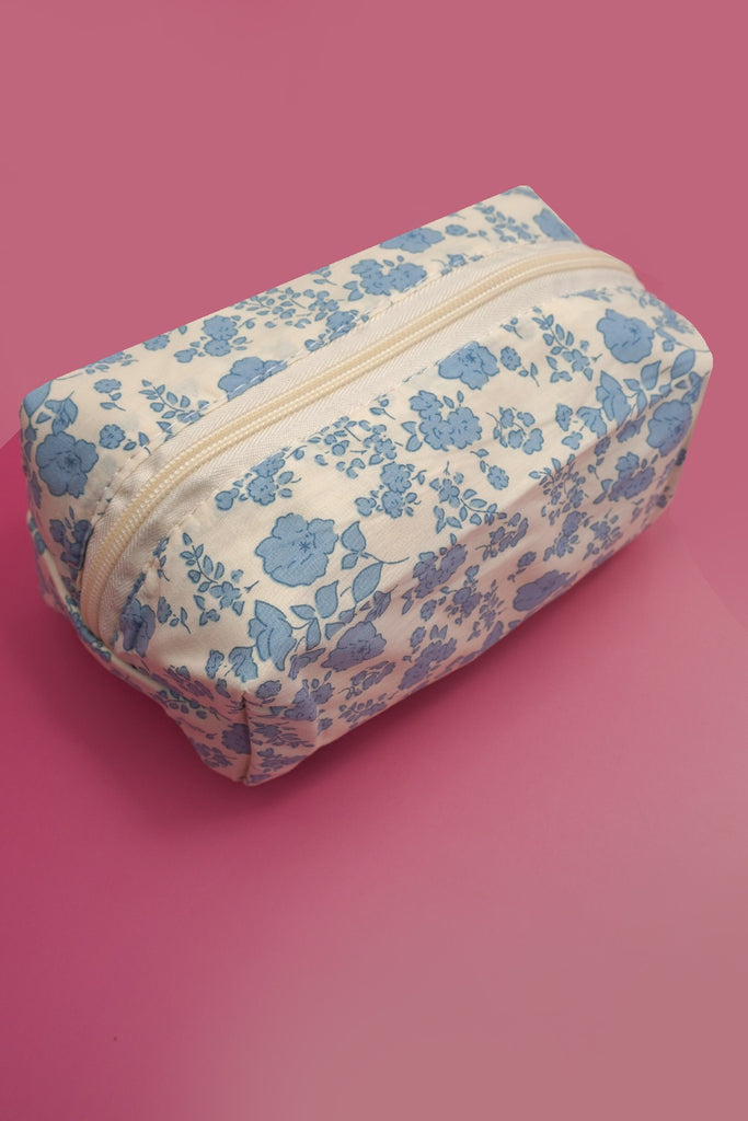 STRAWBERRY WESTERN BOW MAKEUP COSMETIC POUCH BAG | 40P544