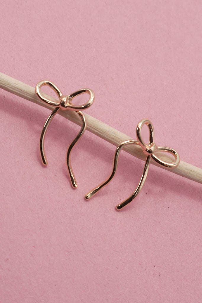 WIRE BOW STUD EARRINGS | 80E6385