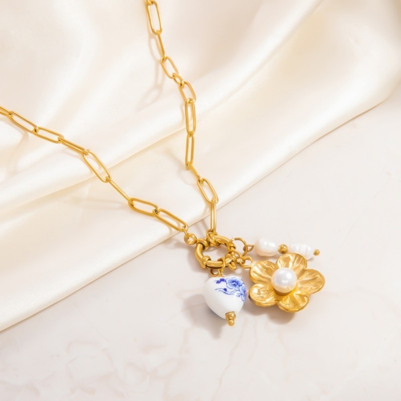FLORAL PORCELAIN PEARL CLUSTER CHARM NECKLACE | 80N91614