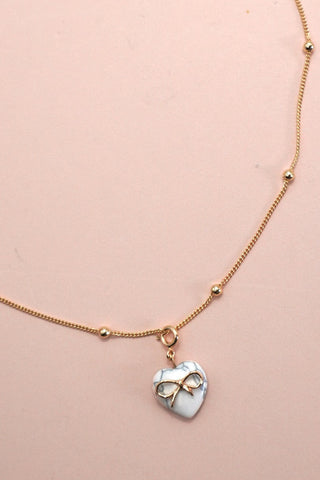 BOW HEART NATURAL STONE CHARM BALL CHAIN NECKLACE | 80N91571