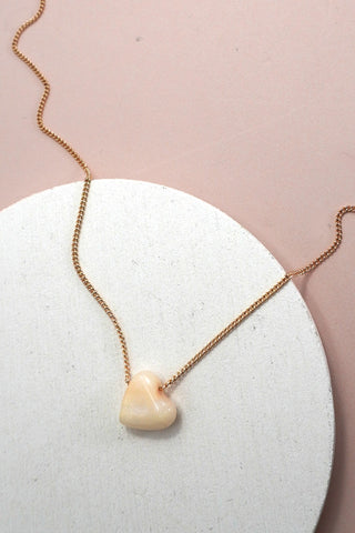 NATURAL STONE HEART CHARM NECKLACE | 80N91565