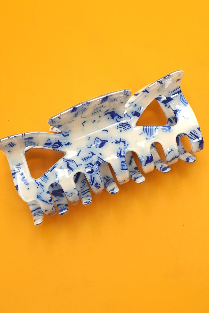 VINTAGE TOILE PATTERN PORCELAIN HAIR CLAW CLIPS | 40H915