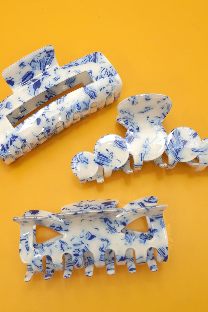 VINTAGE TOILE PATTERN PORCELAIN HAIR CLAW CLIPS | 40H915