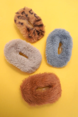 FURRY OVAL LAY DOWN FLAT HAIR CLAW CLIPS | 40H929