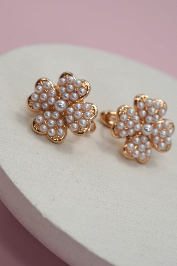 PEARL FLOWER STUD EARRINGS | 31E50559
