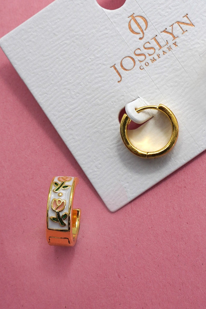 VINTAGE CLOISONNE FLORAL HUGGIE HOOP EARRINGS | 40E357