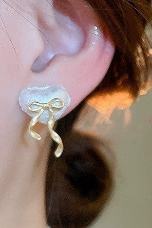 3D GOLD BOW HEART STUD EARRINGS | 40E362