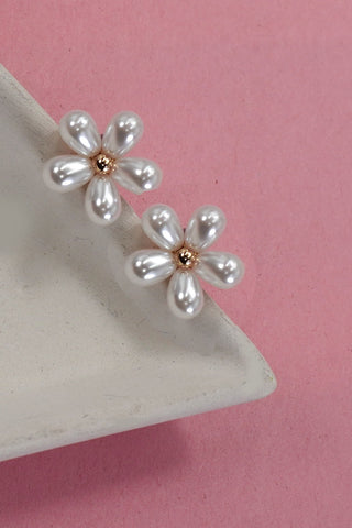PEARL DAISY FLOWER STUD EARRINGS | 80E6657