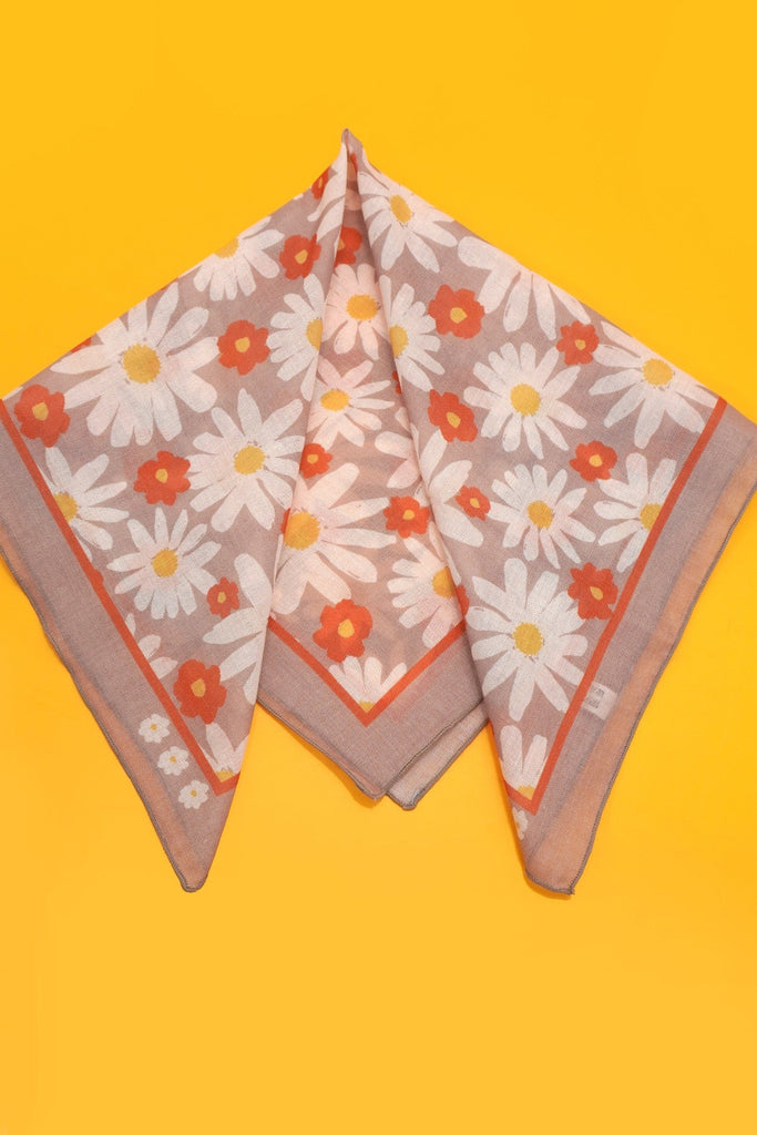 DAISY PRINT SILKY FEELING BANDANA SCARF | 40SC649