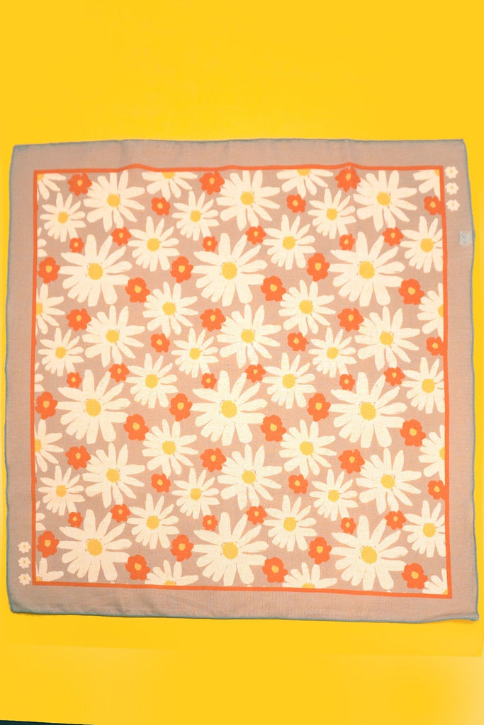 DAISY PRINT SILKY FEELING BANDANA SCARF | 40SC649