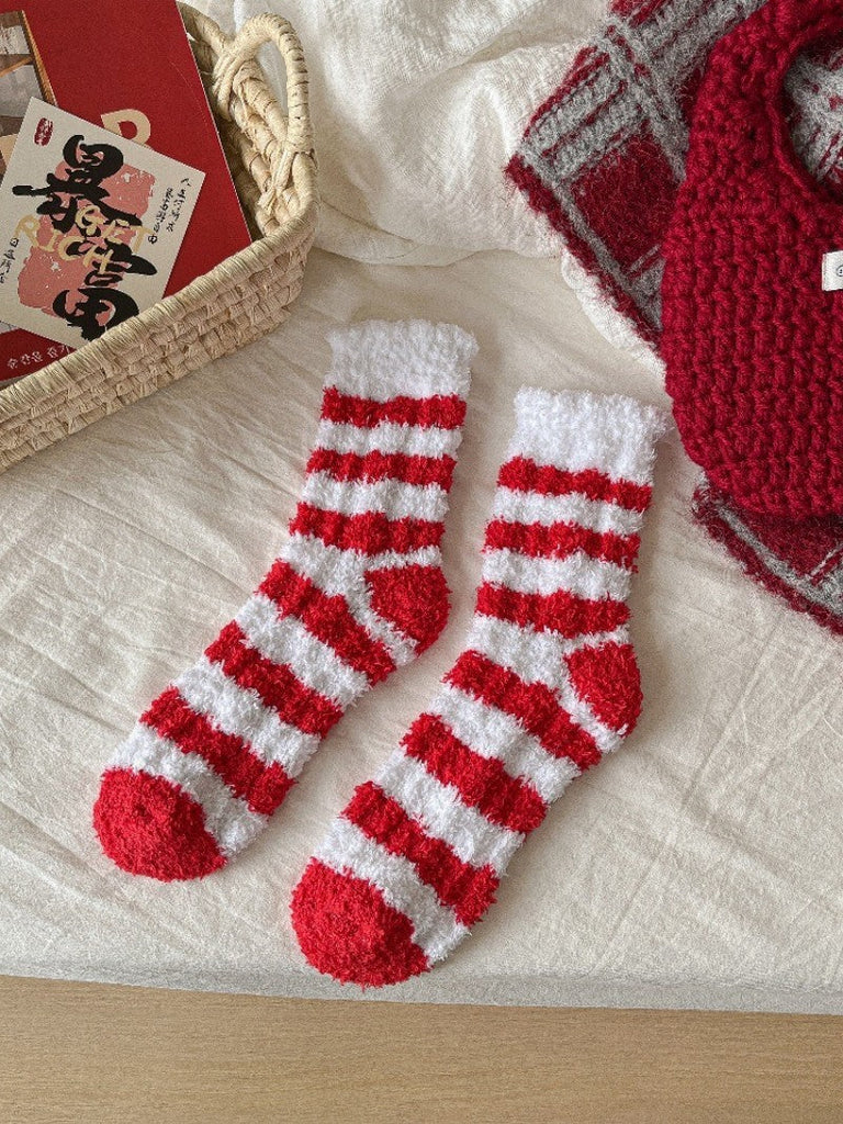 CHRISTMAS  HOLIDAY WARM CORAL FLEECE FUZZY SOCKS | 40S02066