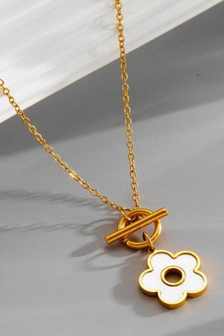 STAINLESS STEEL TARNISHFREE FLOWER TOGGLE NECKLACE | 40NK952