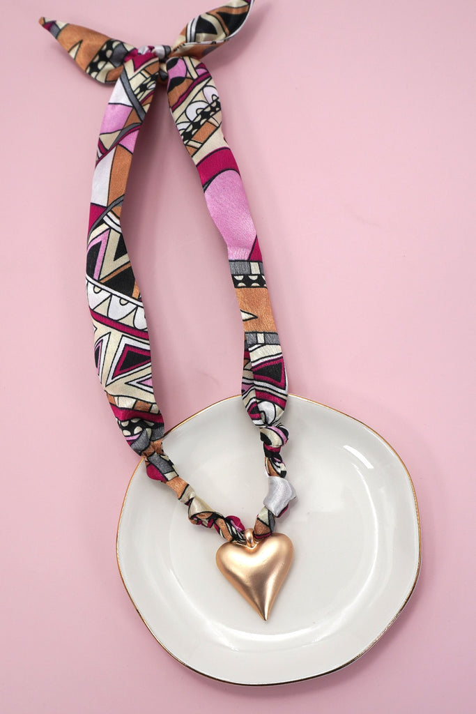 HANDMADE SCARF NECKLACE - HEART | 80N91790