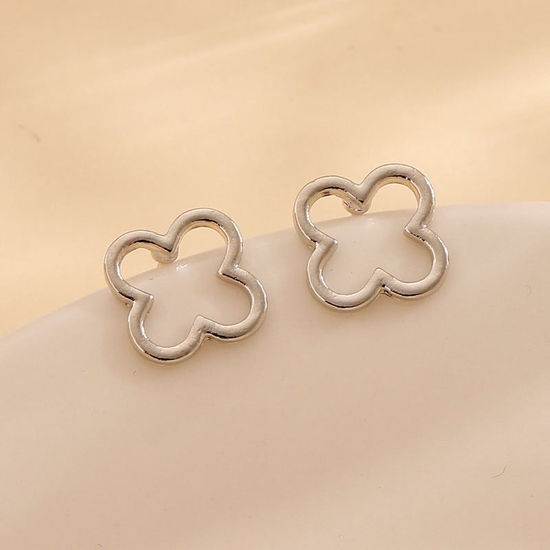18K Stainless Steel Tarnish Free Waterproof Clover | 40E398