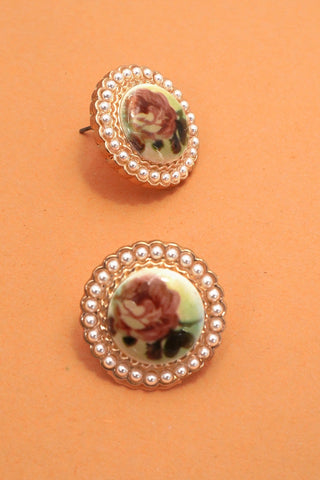 VINTAGE PORCELAIN FLORAL STUD EARRINGS | 80E61074