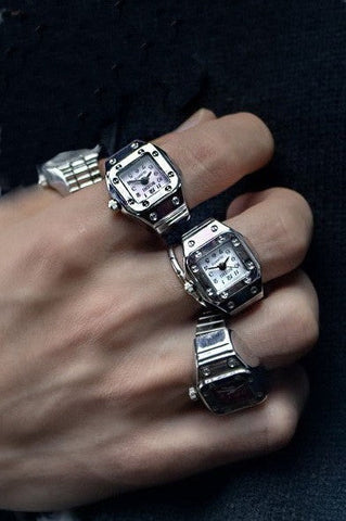 Stainless Steel Ring-Shaped Watch Design | 40R126