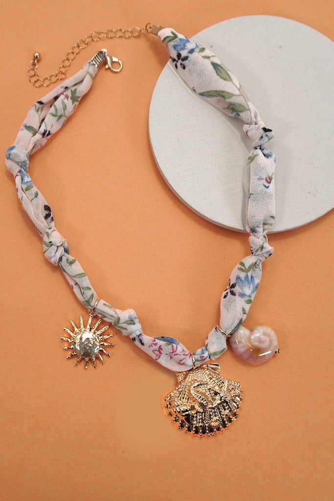 SCARF CHARM NECKLACE-SEASHELL SUN CERAMIC SHELL | 80N92319