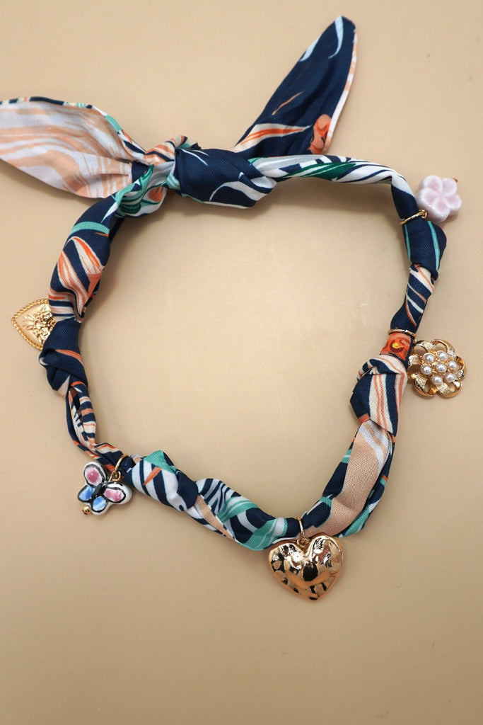 SCARF CHARM NECKLACE-HEART FLOWER CERAMIC FLORAL | 80N92320