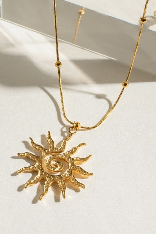 18K STAINLESS STEEL TARNISH FREE SUN NECKLACE | 40NK9572