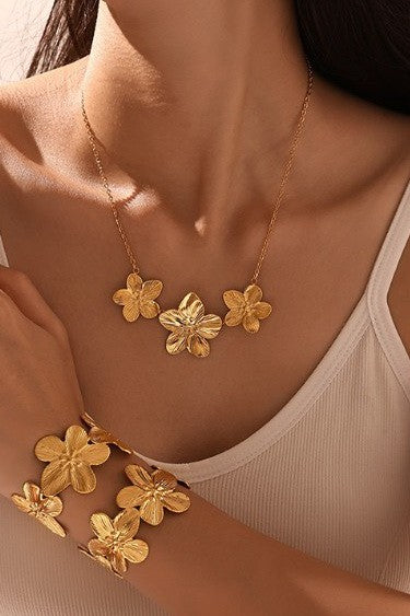 18K STAINLESS STEEL TARNISH FREE FLOWER NECKLACE | 40NK9579