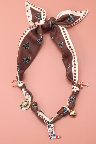 SCARF CHARM NECKLACE-BOOT HAT CROSS HORSESHOE | 80N92349