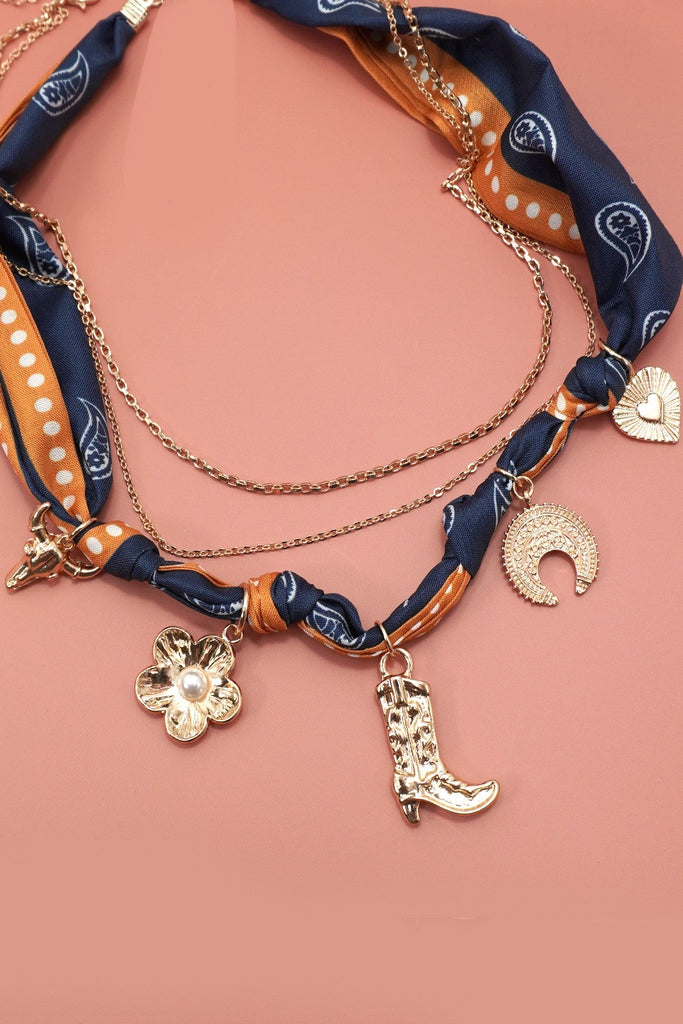 SCARF CHARM NECKLACE-BOOT FLOWER HEART BULL | 80N92394