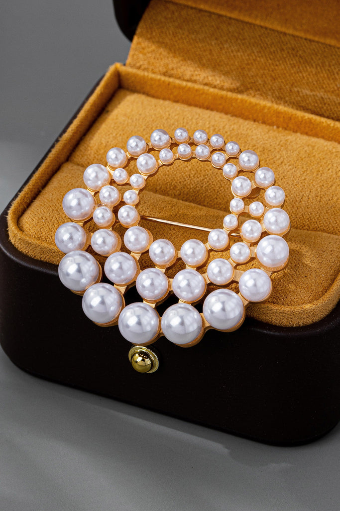 VINTAGE GRADUATED PEARL BROOCH PIN | 80BC056