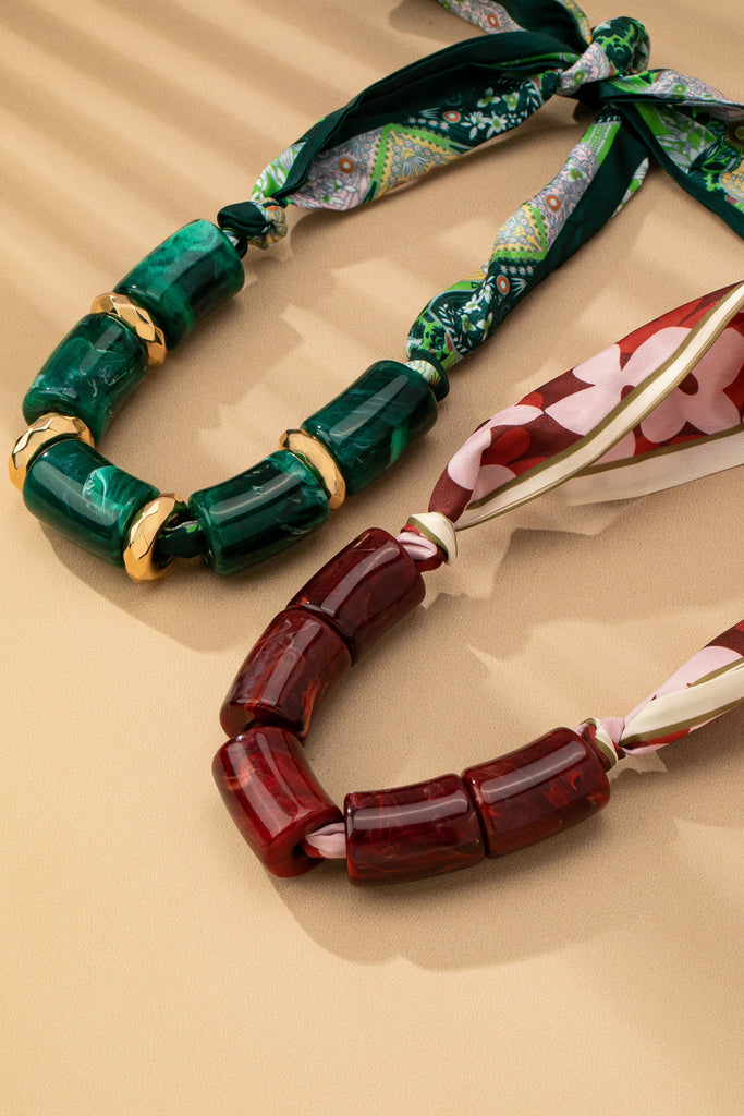 HANDMADE SCARF NECKLACE-CHUNKY MARBLE RESIN | 80N92488