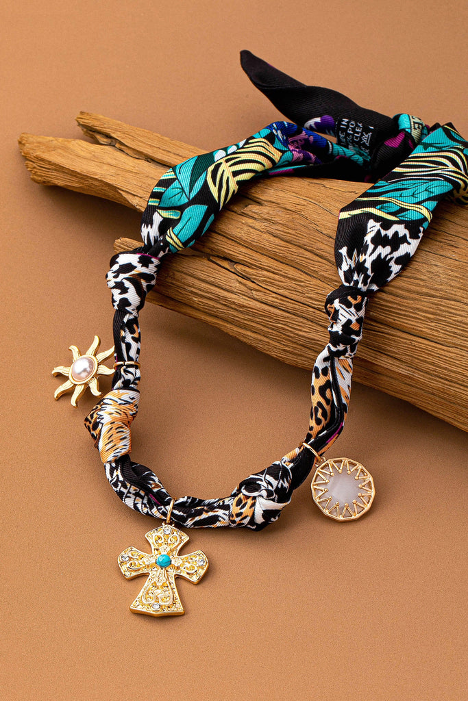 HANDMADE ANIMAL DESIGN SCARF NECKLACE - CROSS SUN | 80N92494