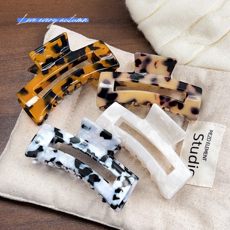 JUMBO ANIMAL TORT PRINT HAIR CLAW CLIPS | 40H1017