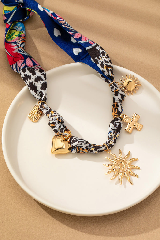 HANDMADE ANIMAL DESIGN SCARF NECKLACE-SUN HEART | 80N92493