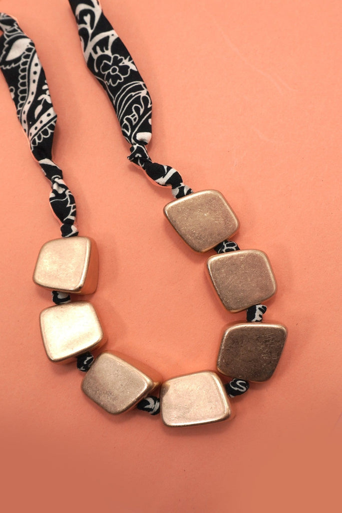 HANDMADE SCARF NECKLACE-IRREGULAR GOLD SQUARE | 80N92492
